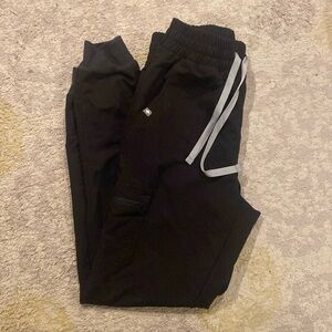 Gently used High waisted Zamora scrubs Figs in black